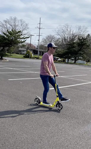Vista 12 de Bee Free Patinete para niños, adolescentes y adultos, manubrio ajustable, construcción plegable, freno de pie trasero, suspensión antigolpes
