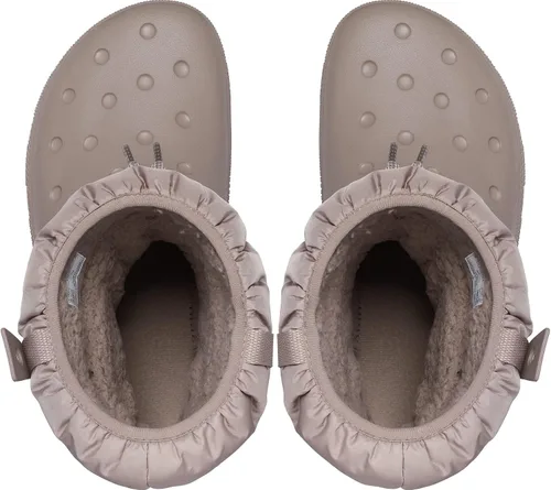 Vista 2 de Crocs Botas cortas clásicas Neo Puff para mujer, Diseño de hongo