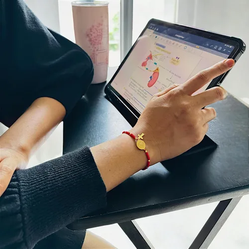 Vista 5 de Pulsera de cuerda roja hecha a mano con dije de Virgen María, joyería de protección cruzada de religión
