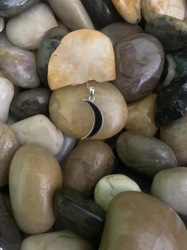 Vista 7 de Collar con colgante de luna creciente oscura de plata de ley de 18 pulgadas de ónix negro creado, Plata esterlina, ónix sintético