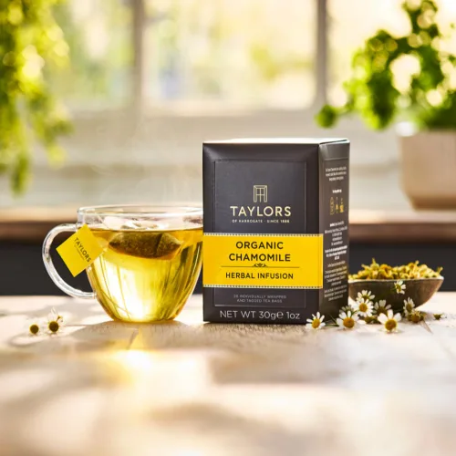 Vista 5 de Taylors of Harrogate Té de hierbas orgánicas de manzanilla, bolsas envueltas individualmente, 20 unidades (paquete de 1), suave, sedoso y suave, sin