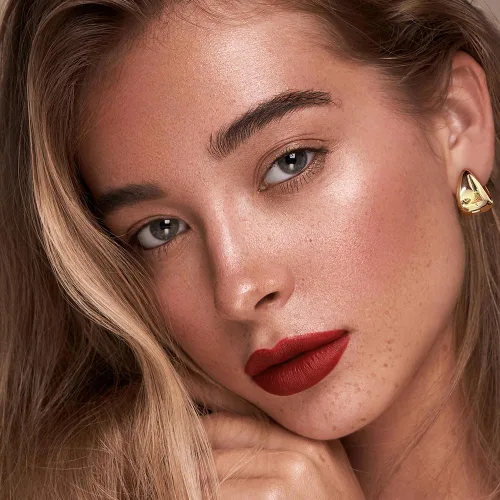 Vista 3 de Aretes de aro chapados en oro de 14 quilates, pequeños aros cuadrados para mujer, aretes minimalistas lindos para mujeres y niñas, regalo de oro