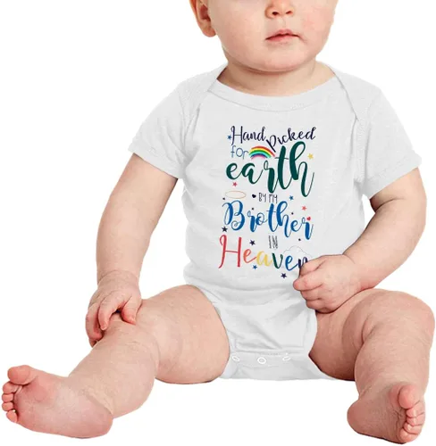 Vista 2 de Body para bebé recién nacido con texto en inglés "Hand Picked for Earth by My Brother In Heaven