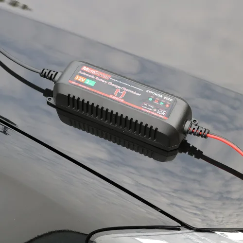 Vista 8 de MOTOPOWER Cargador de batería automático MP00207A 12V 2Amp para baterías de iones de litio Para baterías de plomo-ácido y litio