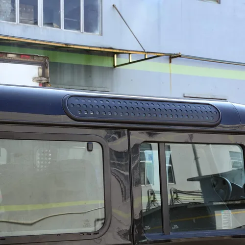Vista 4 de Cubierta protectora de aleación para ventana lateral de techo, cubierta para ventanas de puerta trasera para Land Rover Defender 90 110 2004-2018