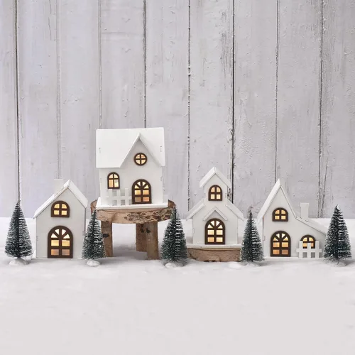 Vista 2 de Ovootok Juego de Esculturas Navideñas de Madera y Plástico, 9 piezas, Incluye 4 Casas con Iluminación LED y 5 Árboles Escarchados para Decoración