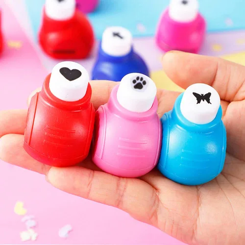 Vista 7 de Qtopun - Perforadora de papel y tijeras decorativas, 6 tijeras creativas y 12 piezas de cortadores de borde de encaje para manualidades, fotos