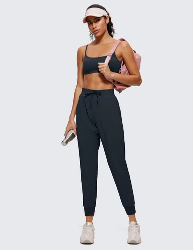 Vista 3 de CRZ YOGA - Brasier deportivo Butterluxe con tirantes delgados ajustables y cuello redondo, brasier con relleno sin varillas para entrenamiento y yoga