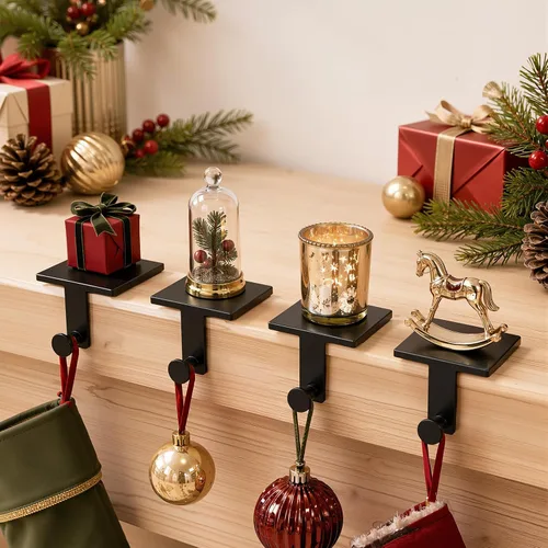 Vista 6 de Paquete de 4 soportes negros para calcetines de Navidad para manto, ganchos
