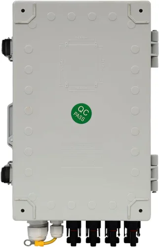 Vista 5 de Caja Combinadora Solar PV de 4 Strings con Pararrayos, Fusible de Corriente Nominal de 15A y Disyuntores 2P 63A para Sistema de Panel Solar On/Off