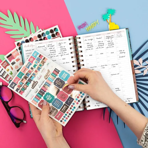 Vista 7 de PLANBERRY Planificador de horario por hora premium, organizador semanal sin fecha con ranuras de tiempo y presupuesto mensual, gestión del tiempo