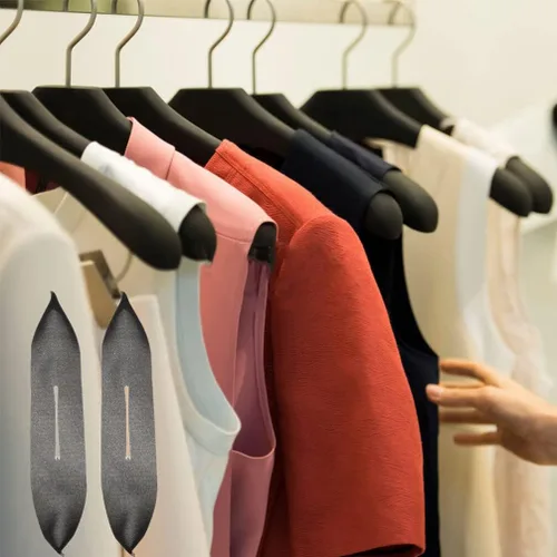 Vista 7 de Ipetboom 40 fundas negras para colgar espuma, agarres antideslizantes que protegen la ropa