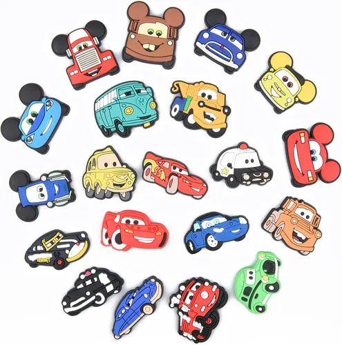 Vista 2 de XQNB Diferentes dijes de zapatos de PVC de dibujos animados para zapatos de coche, decoración de pulsera, accesorios para regalos de fiesta de niños