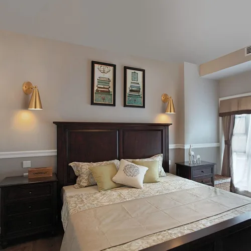Vista 2 de MWZ Juego de 2 Apliques Dorados, Apliques de Pared Modernos de Latón con Pantalla de Metal, Lámpara de Brazo Oscilante de Montaje en Pared