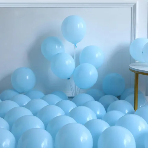 Vista 4 de Kit de Guirnalda de Arco de 140 Globos de Hielo y Nieve, Globos de Látex Azul, Plateado y Blanco con Globo de Copo de Nieve de Aluminio Transparente