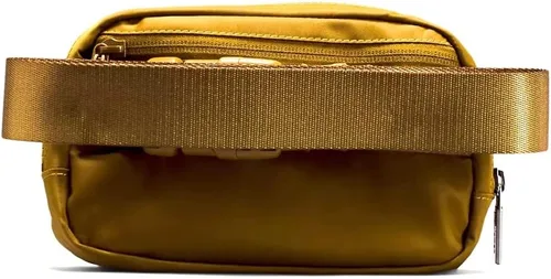 Vista 4 de Lululemon Everywhere - Bolsa para cinturón de 1L (caramelo nacido)