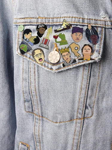 Vista 5 de Balanced Co. Dwight Schrute - Pin esmaltado Rainn Wilson, Níquel Zinc