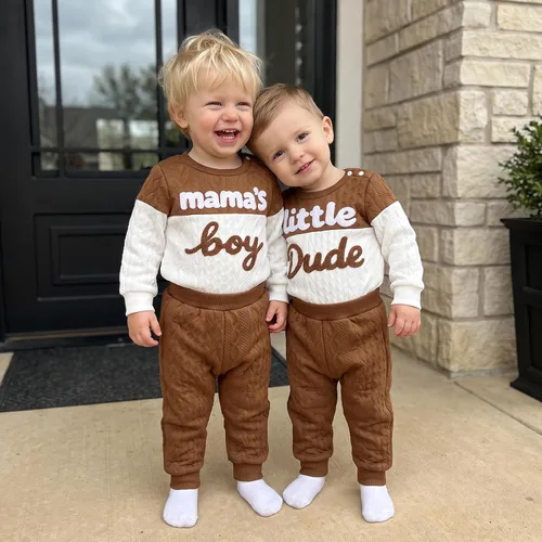 Vista 2 de Conjunto de 2 piezas de ropa para bebé niña y niño, sudadera con letras de mamá y niño, conjunto de 2 piezas White Brown