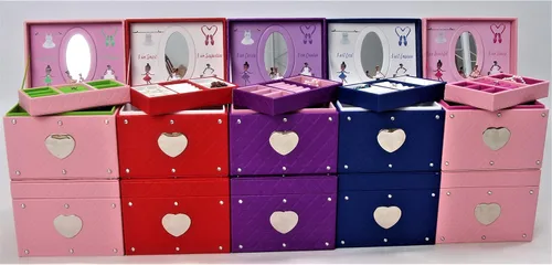 Vista 6 de Girly Girl Princess Ballerina - Belleza afroamericana - Caja de joyería musical rojoblanco