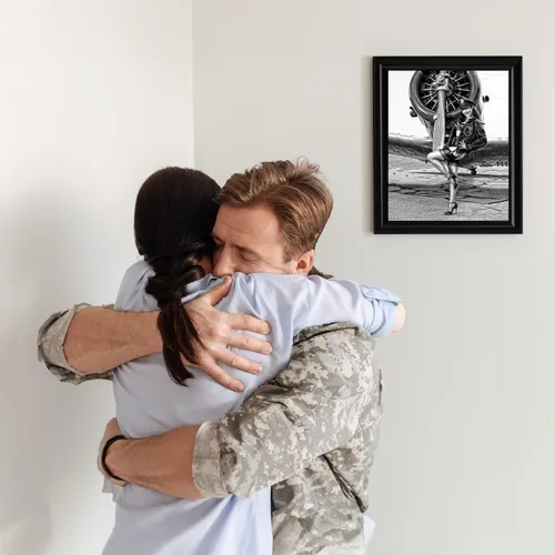 Vista 5 de Póster de pared vintage de la Segunda Guerra Mundial, póster de tributo militar "Wings of Angels" Obra de arte patriótica de aviación para garaje