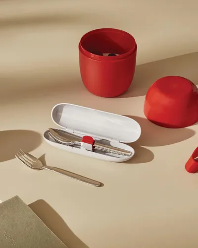 Vista 4 de Alessi SA04S3 G Food à porter Juego de cubiertos de viaje. Estuche en resina termoplástica, gris