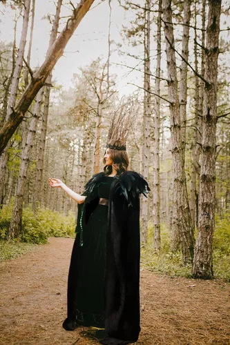 Vista 3 de Unisex Solid Color Velvet Adult Cape with Real Natural Gothic Feather Cape