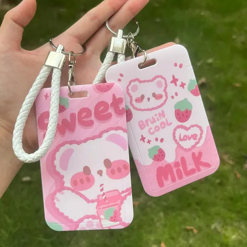 Vista 6 de FGISAR 2 piezas de soporte para tarjeta fotográfica Kpop, lindo oso de fresa, soporte para tarjetas de identificación Kpop con llavero, carrete