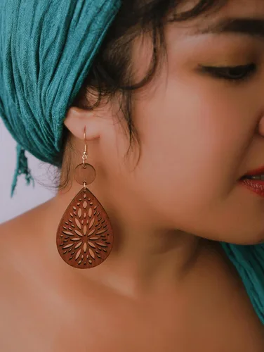 Vista 5 de MINACHI Bohemian Hollow Cut-Out Wood Leather Dangle Drop Earrings, Boho Chic Hippie Statement Jewelry Gift for Women