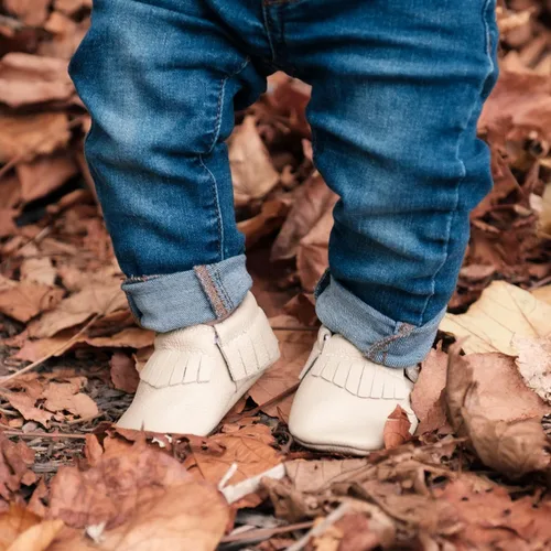 Vista 7 de BirdRock Baby Mocasines - Más de 30 estilos para niños y niñas. Cada par alimenta a un niño