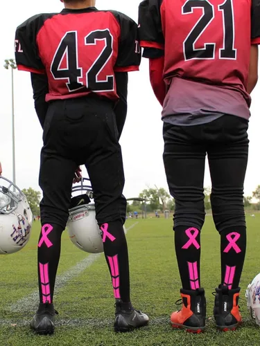 Vista 5 de MadSportsStuff Triumph - Calcetines de concientización sobre el cáncer de mama con cinta rosa para fútbol, béisbol, softbol, niños, niñas y hombres