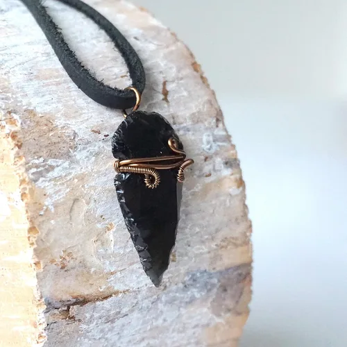 Vista 4 de Black Obsidian Arrowhead Necklace - Antique Bronze Wire Wrapped Pendant - 24 inch Black Leather Cord - Gift for Him