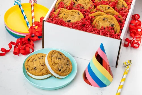 Vista 12 de Great American Cookies – 12 galletas assortidas recién horneadas – horneadas a diario, preparadas a mano y nunca congeladas – Ideales