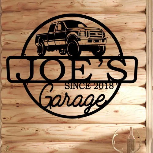 Vista 2 de Letrero de metal personalizado para garaje con camioneta pickup vintage americana, arte de pared de taller redondo, nombre personalizado y año EST