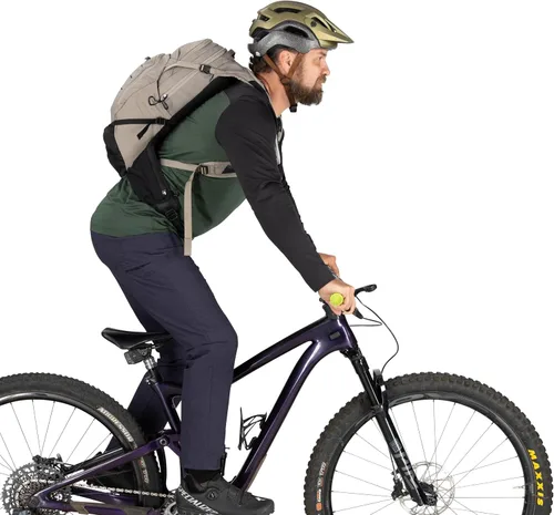 Vista 13 de Osprey Raptor 14L Men's Mountain Biking Backpack with Hydraulics Reservoir