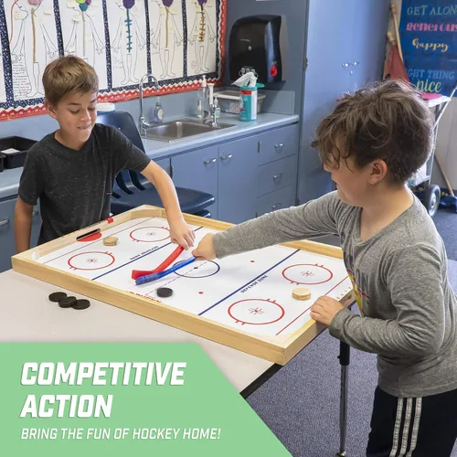 Vista 3 de GoSports Hockey Ice Pucky - Juego de hockey de mesa de madera para niños y adultos - Incluye 1 tablero de juego, 2 palos de hockey y 3 discos