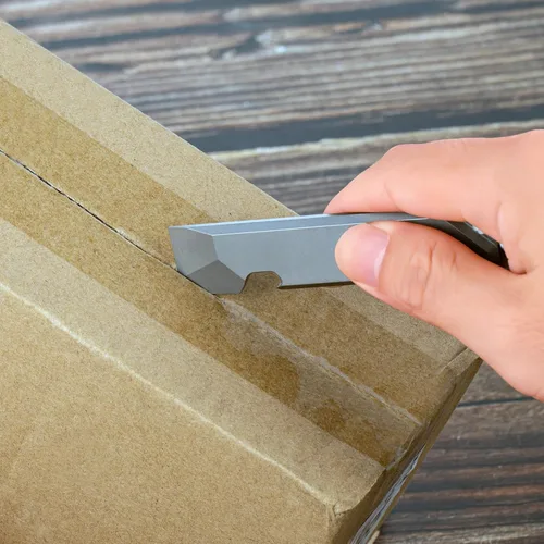 Vista 5 de BANG TI Barra de palanca EDC de titanio con función de abridor de botellas, multiherramienta portátil