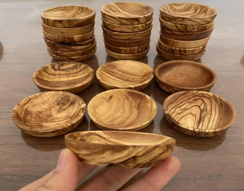 Vista 5 de Juego de 6 mini cuencos de madera de olivo hechos a mano, mini cuencos de madera hechos a mano