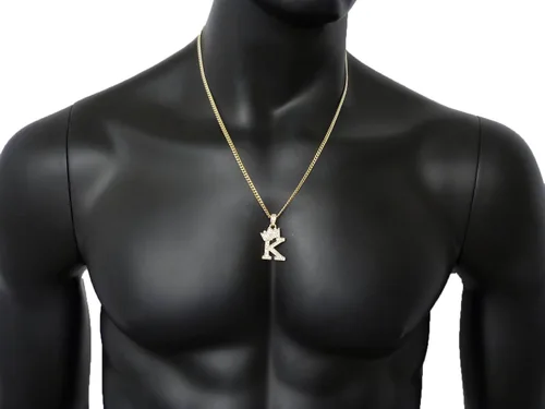 Vista 2 de Colgante empedrado de letra inicial con corona, pequeño de 0.12 pulgadas y unisex, collar de cadena cubana de 24 pulgadas en oro, tono plata.