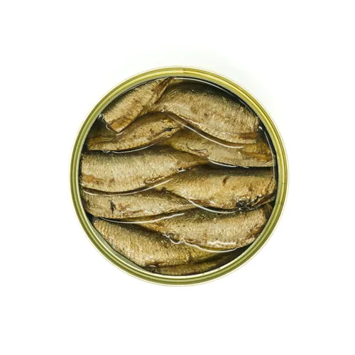 Vista 3 de Grilled Catch Brisling Sardines – Espadines Riga ahumados, capturados en aceite, 5.6 oz, mariscos sostenibles, Kosher, empacados a mano en Letonia