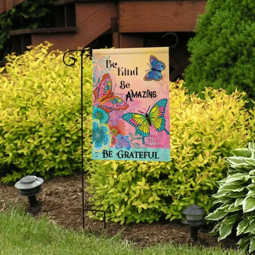 Vista 3 de Briarwood Lane - Bandera de jardín primaveral con mariposas y texto motivacional "Be Grateful" (Sé agradecido)