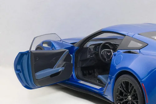 Vista 3 de AUTOart 71265 1/18 Composite Die-Cast: Chevrolet Corvette C7 Z06, Laguna Blue Tintco