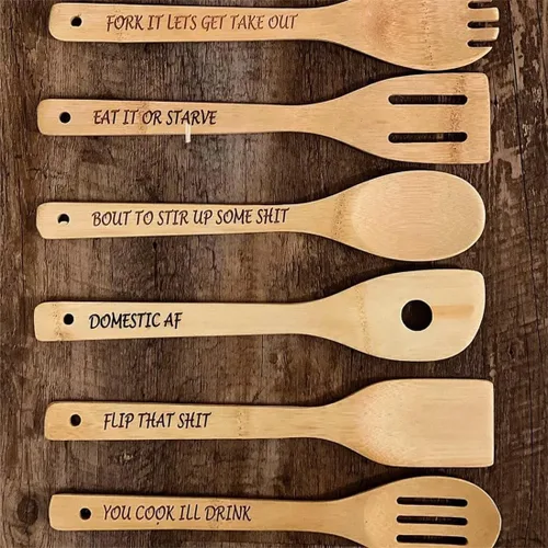 Vista 5 de Divertido juego de cucharas de madera, 6 cucharas de madera para reproducir, cuchara de café de madera grabada con frases divertidas, cucharas