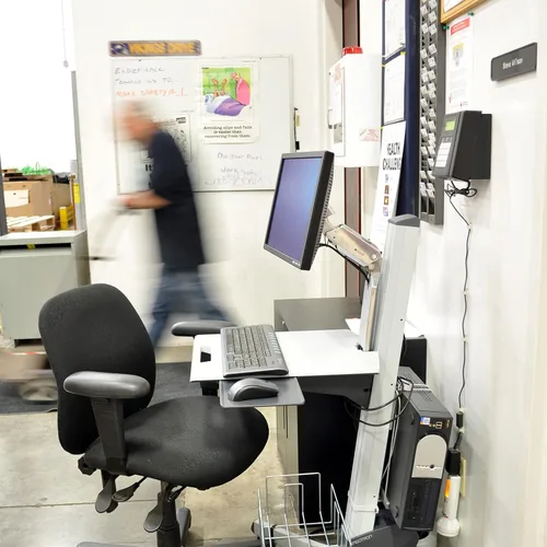 Vista 6 de Ergotron Neo-Flex Carrito de computadora con ruedas, estación de trabajo móvil de pie - Monitor, gris