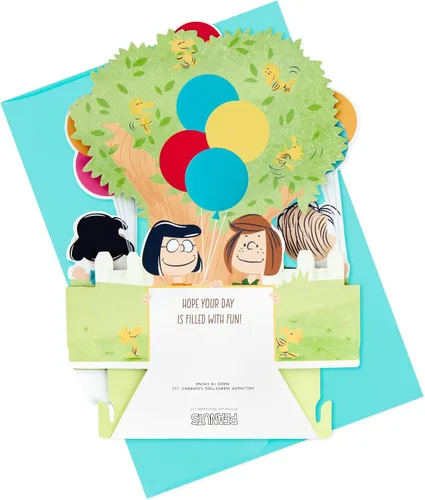 Vista 7 de Hallmark Paper Wonder Peanuts - Tarjeta de cumpleaños desplegable (Snoopy, Charlie Brown, Día lleno de diversión)