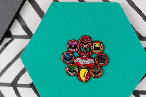 Vista 5 de Mighty Morphin Power Rangers - Pin esmaltado de lujo de 2.5 pulgadas, exclusivo SDCC 2020, Metal