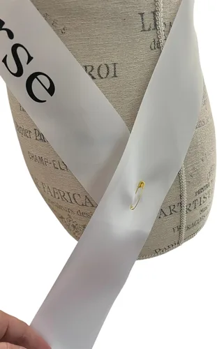 Vista 3 de Miss Universe - Banda de Halloween con pasador ajustable (Miss Universe) Blanco
