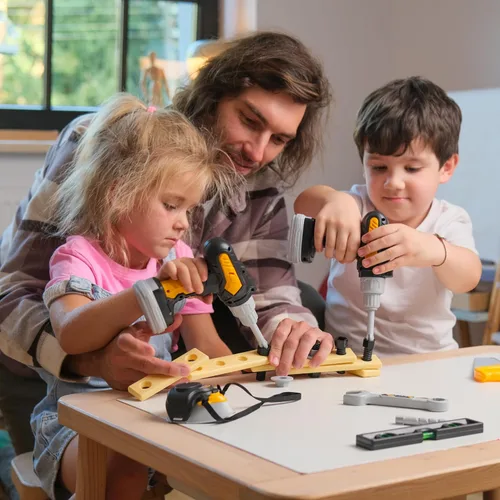 Vista 2 de Juego de herramientas para niños con estuche de transporte, taladro electrónico con brocas y chaleco de construcción – Kit de juego simulado