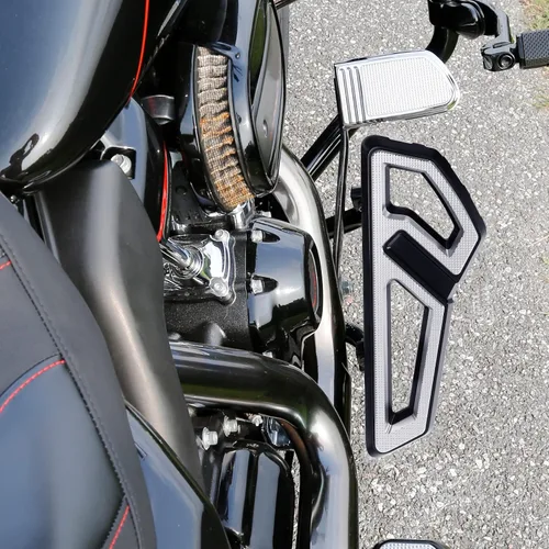 Vista 3 de TCT-MOTORPARTS Alforjas delanteras para el conductor y pedales de piso para Harley Touring Road King Road Glide Street Glide Electra Glide 1986-2025