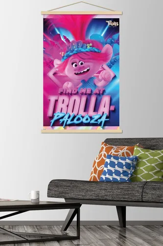 Vista 2 de Trends International Trolls: Band Together - Póster de pared de amapola, 22.37 x 34.00 pulgadas, paquete de impresión premium y colgador de madera