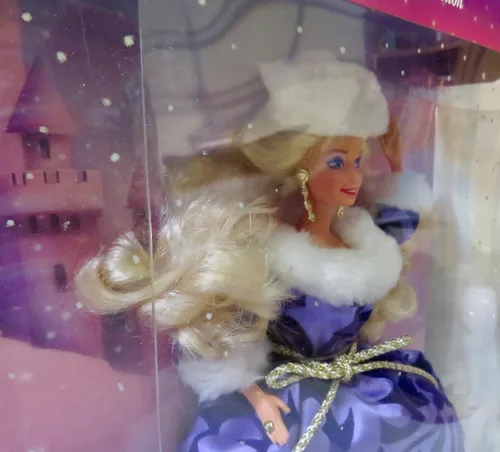 Vista 3 de Mattel Barbie Winter Royale